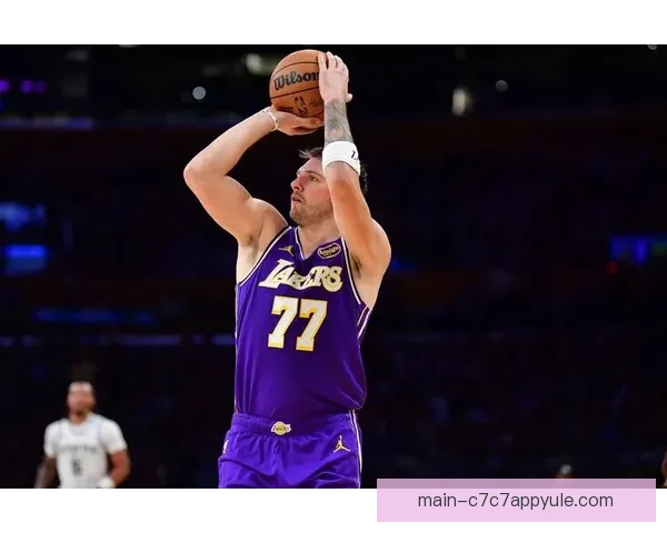 东契奇三分灭詹皇创纪录续史篇 东契奇三分灭詹皇创纪录续史篇